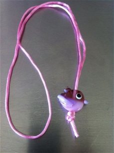 Uniek kinderarmband en ketting roze met vogel.