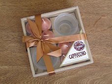 Cadeausetje met geurkaarsen - cappuccino - en kaarsenhouders