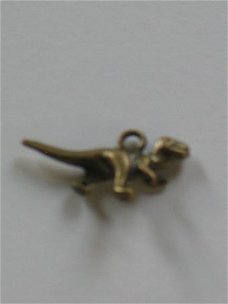 bronze dinosaurus