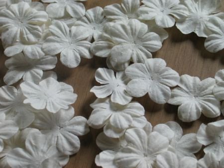 10 paper flowers white - 1