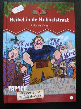 Heibel in de Hubbelstraat - Anke de Vries - 1