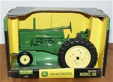 John Deere model 60 1:16 Ertl