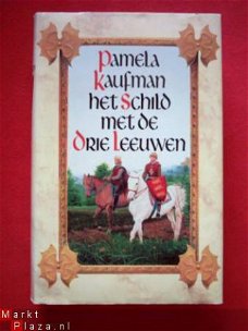 Pamela Kaufman - 1. Het schild met de drie leeuwen