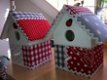 Vogelhuisje voor de babykamer in rood-grijs - 1 - Thumbnail