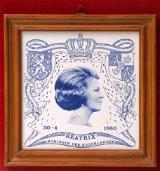 Tegel 30-4-1980 Beatrix Koningin der Nederlanden (blauw)