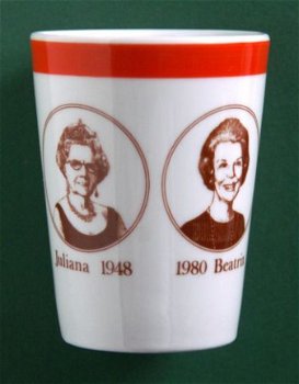 Beker Troonsbestijging Juliana 1948 & Beatrix 1980 - 1