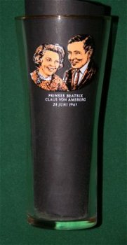 Glas Beatrix & Claus 28 juni 1965 (verloving) - 1