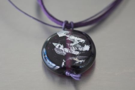 Handgemaakte amethist met bladzilver met suede ketting NIEUW - nr. 1