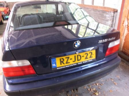 Bmw 318 tds voor demontage sloopauto inkoop Den haag - 1