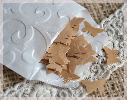 Gegomde kraftpapier vlindertjes in een pergamijn-kraft zakje - 1