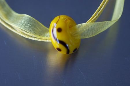 Geel met zwarte kraal met voile verstelbare ketting NIEUW. - 1