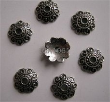 tibetaans zilver:bead caps 03 - 9 mm:10 voor 0,75