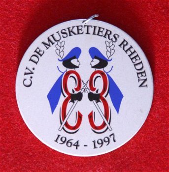 Medaille Carnavalsvereniging De Musketiers Rheden 3x11 jaar - 1