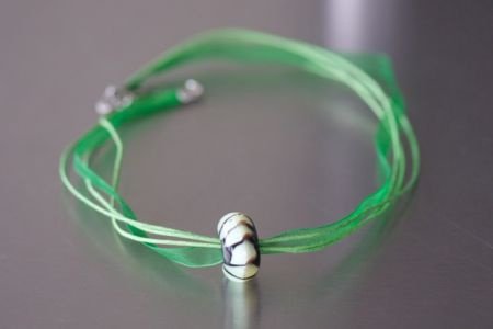 Handgemaakte glaskraal met groene voile ketting NIEUW. - 1
