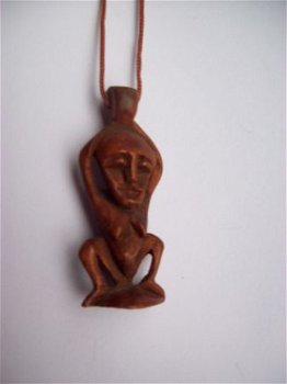 oude afrika hanger houtsnijwerk afrikaans amulet godin beeld - 1