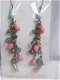 hippe oorbellen lang brons met roze en lichtblauwe kraaltjes - 1 - Thumbnail