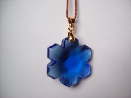 suncatcher maria blauw kristal hanger met goud ophanghaakje - 1