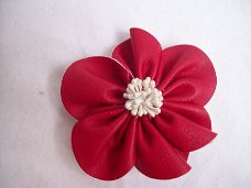 bloem corsage broche leer rood met klem en speld