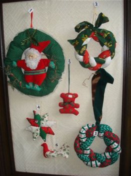 Kersthandwerk retro stoffen kerstkransen en versiering - 1