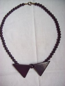 vintage zwart design collier ketting halssnoer driehoekjes