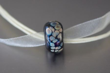 Handgemaakte zwart met raku bead aan voile ketting NIEUW. - 1