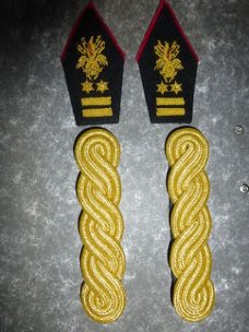 Belgische Generaals kraagpatten en gouden epauletten