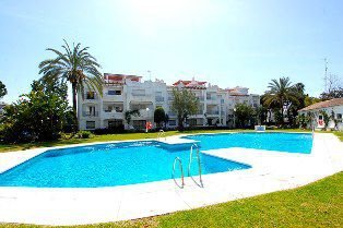 Beachside penthouse te koop, New Golden Mile, Marbella - 1