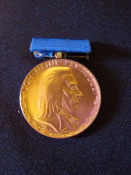 DDR medaille 10 j,trouwe dienst in pedagogisch werk,gst - 1