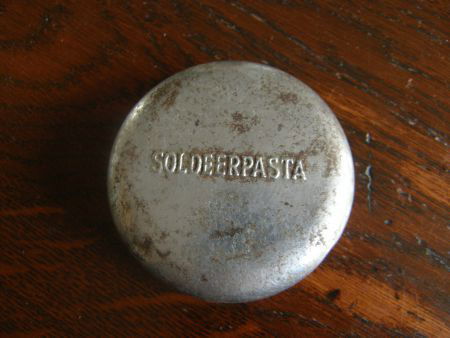 Soldeerpasta blikje. - nr. 1