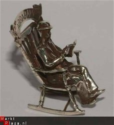 Zilveren miniatuur 'Abraham' op schommelstoel