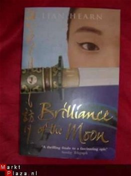 Brilliance of the moon - Lian Han(Engelstalig) - 1