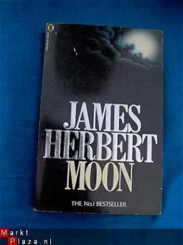 Moon- James Herbert (engelstalig) - 1