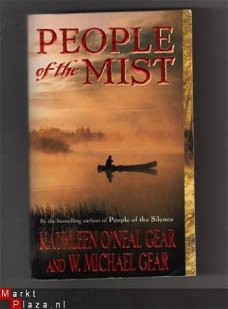 People of the mist - W.M.Gear & K.O'Neal Gear ( engelstalig)