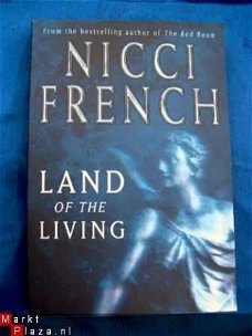 Land of the living - Nicci French (engelstalig)