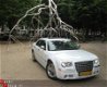 Trouwauto - Parelmoer witte Chrysler 300C - Den haag - 3 - Thumbnail