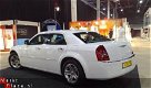 Trouwauto - Parelmoer witte Chrysler 300C - Den haag - 7 - Thumbnail