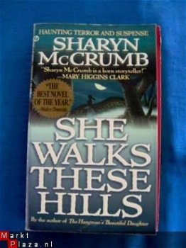 She walks these hills (Engelstalig) Shawnee - 1