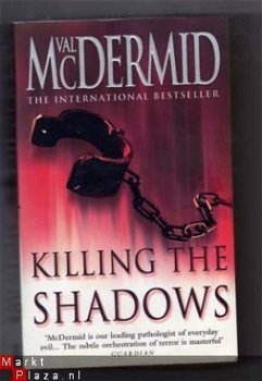 Val McDermid - Killing the shadows (Engelstalig) - 1