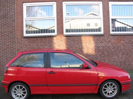 Seat Ibiza compleet voor demontage Sloopauto inkoop Den haag - 1