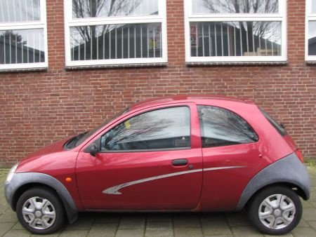 Ford Ka alle onderdelen aanwezig sloopauto inkoop Den haag - 1