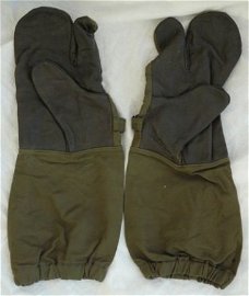 Handschoenen / Overwanten, Gevechts, Koninklijke Landmacht, maat: 11, 1978.(Nr.1)
