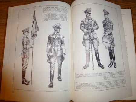 Boek: Uniforms and badges of the third reichVol: 1 NSDAP - 1