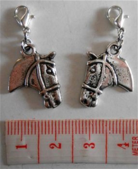 Charm paardenhoofd 21 x 18 mm. - 1