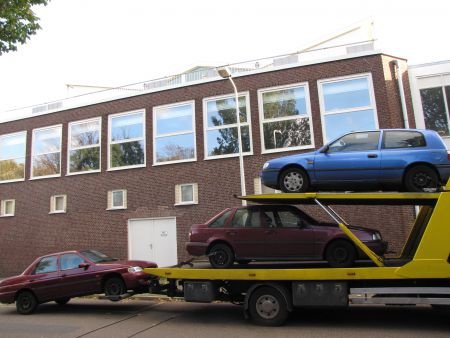 Auto rijp voor de sloop Bel ons Sloopauto inkoop Den haag - 1