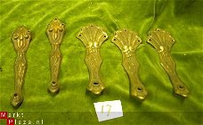 5 stuks oude bronzen ornamenten no 17 ca 1920.