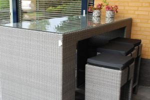 BARTAFEL SET GRIJS WICKER 2 M. + 6 KRUKKEN INCL. LEVERING - 2