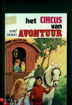 Enid Blyton het schip van avontuur e.a. boekjes uit de seri - 1