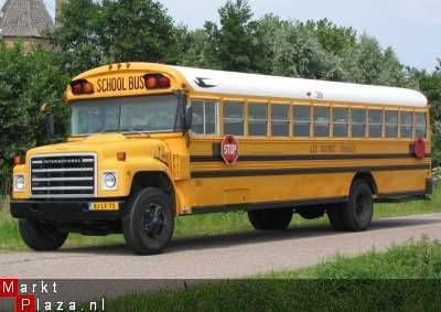 Trouwvervoer bussen, engelse dubbeldekker, amerik. schoolbus - 3