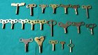 Oude, antieke en nieuwe kloksleutels no 1. - 1 - Thumbnail