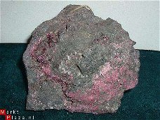 #2 Erithrien Erythrien Erythrite op Cobaltine